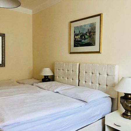 Hotel Mira Inn プラハ エクステリア 写真