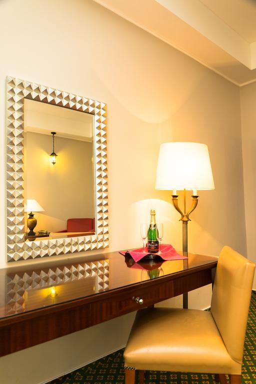 Hotel Mira Inn プラハ エクステリア 写真