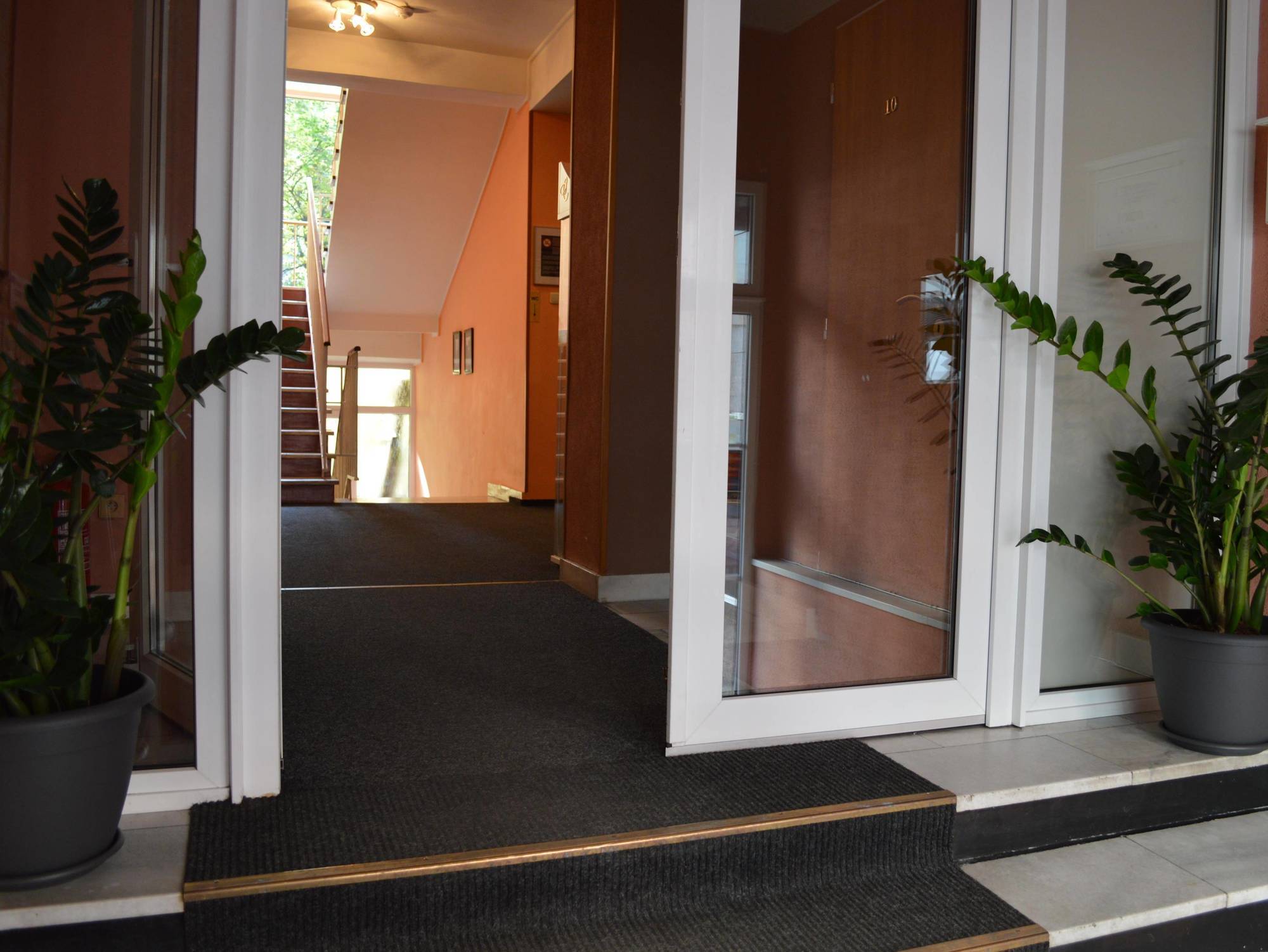 Hotel Mira Inn プラハ エクステリア 写真