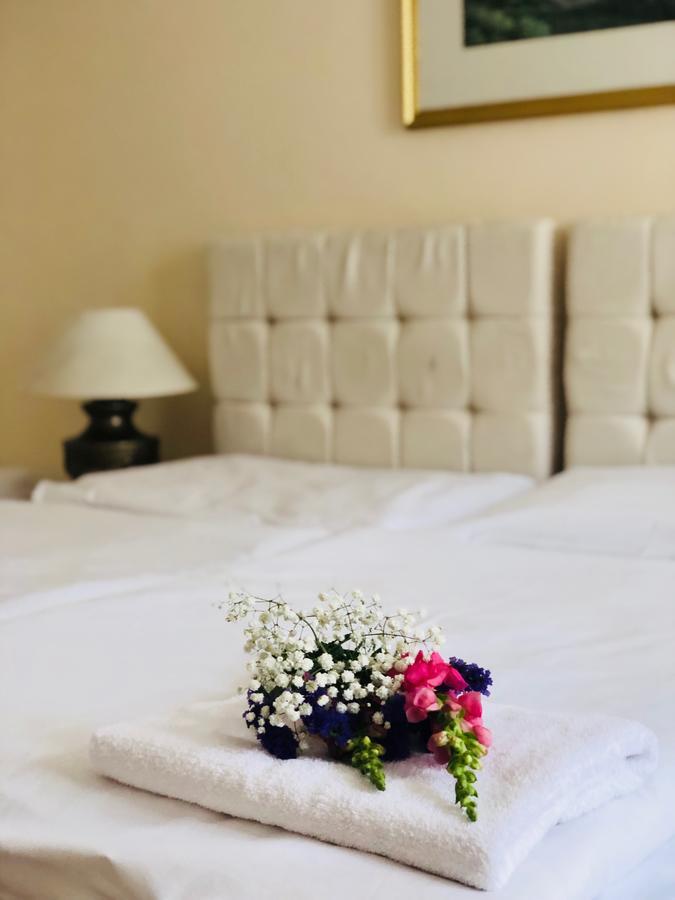 Hotel Mira Inn プラハ エクステリア 写真
