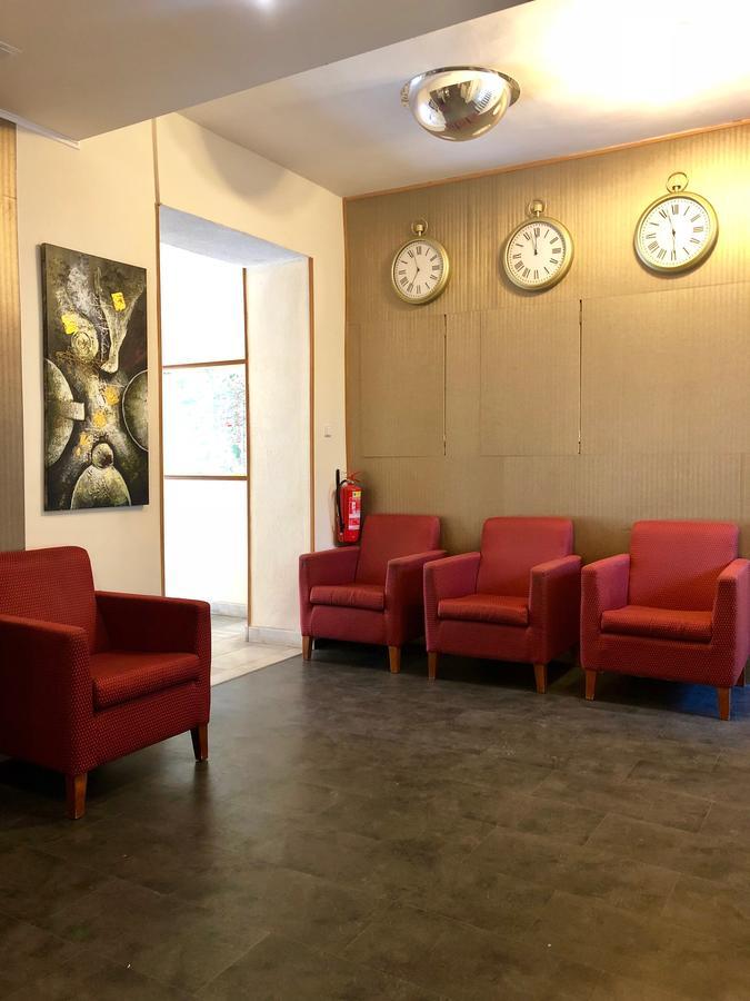 Hotel Mira Inn プラハ エクステリア 写真